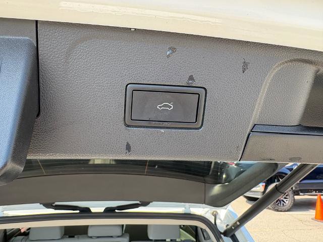 Used 2024 Volkswagen Atlas SEL Premium R-Line image 10