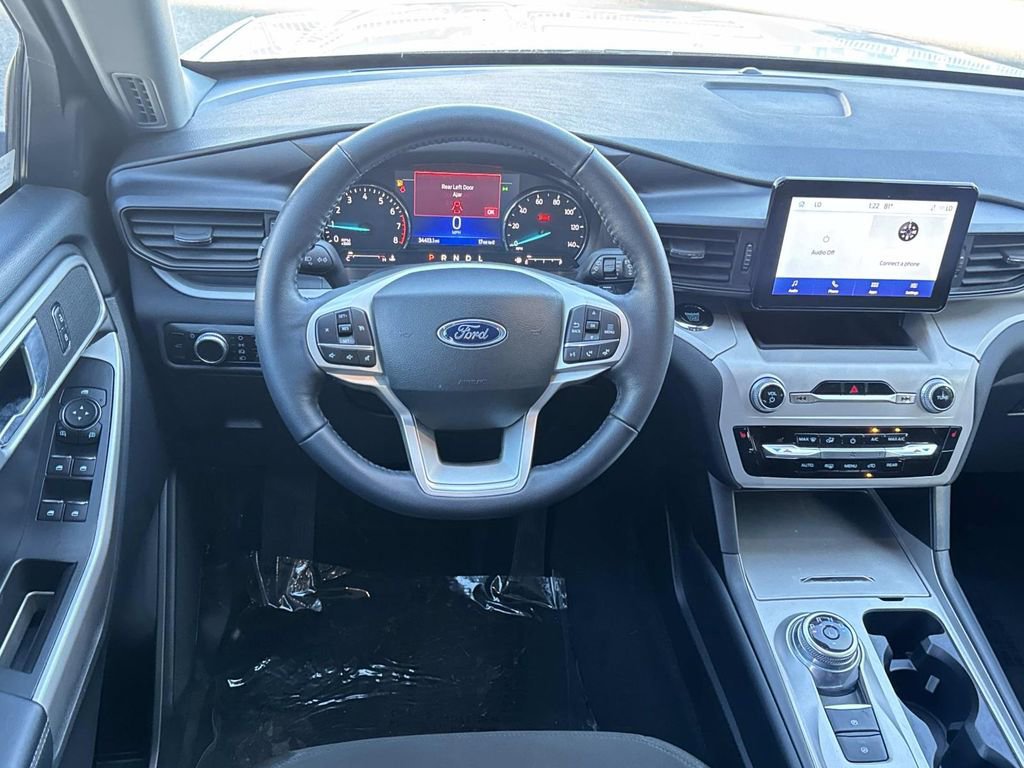 Certified 2023 Ford Explorer XLT image 12