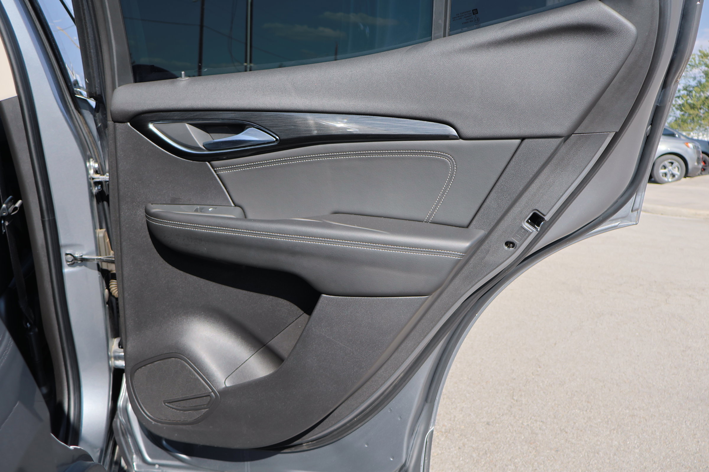 Used 2022 Buick Envision Essence w/ Safety Package image 42