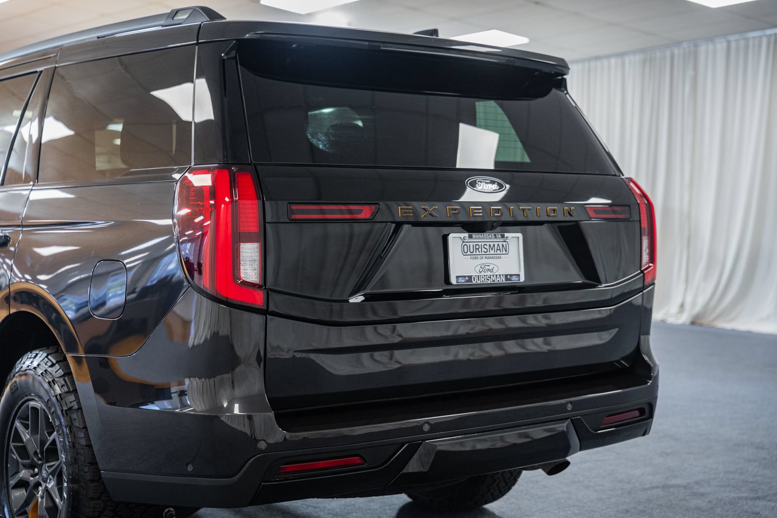 Certified 2025 Ford Expedition Tremor AWD/4WD image 5