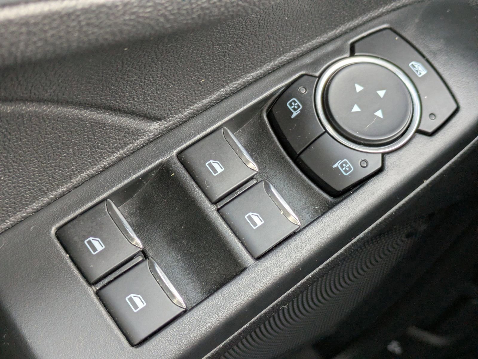 Certified 2025 Ford Escape Platinum image 28