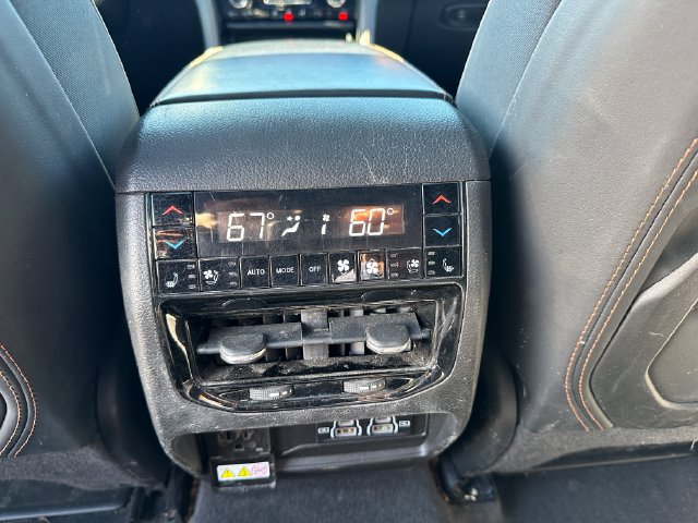 Used 2022 Jeep Grand Cherokee Summit AWD/4WD image 17