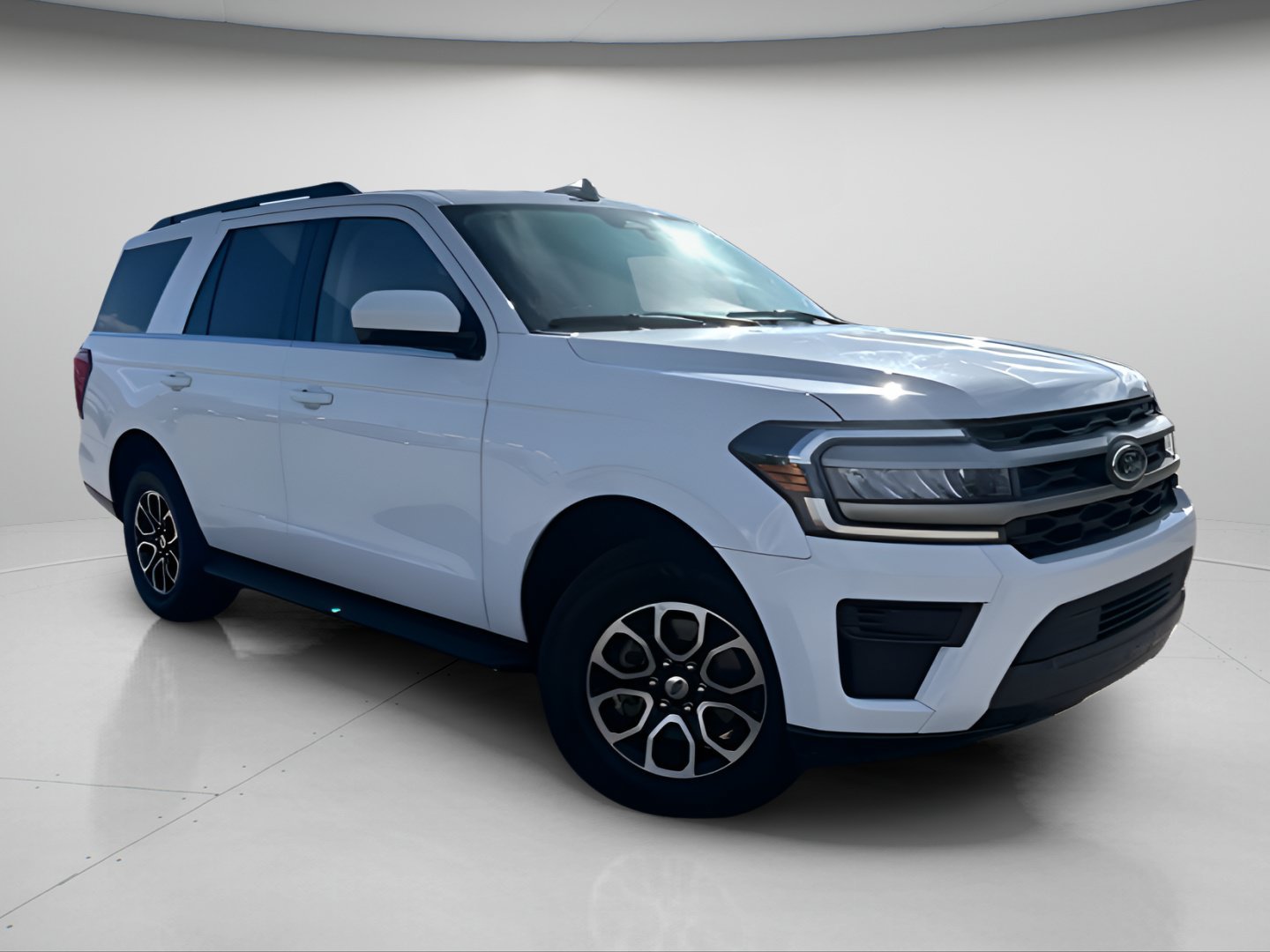 Certified 2024 Ford Expedition XLT AWD/4WD image 2