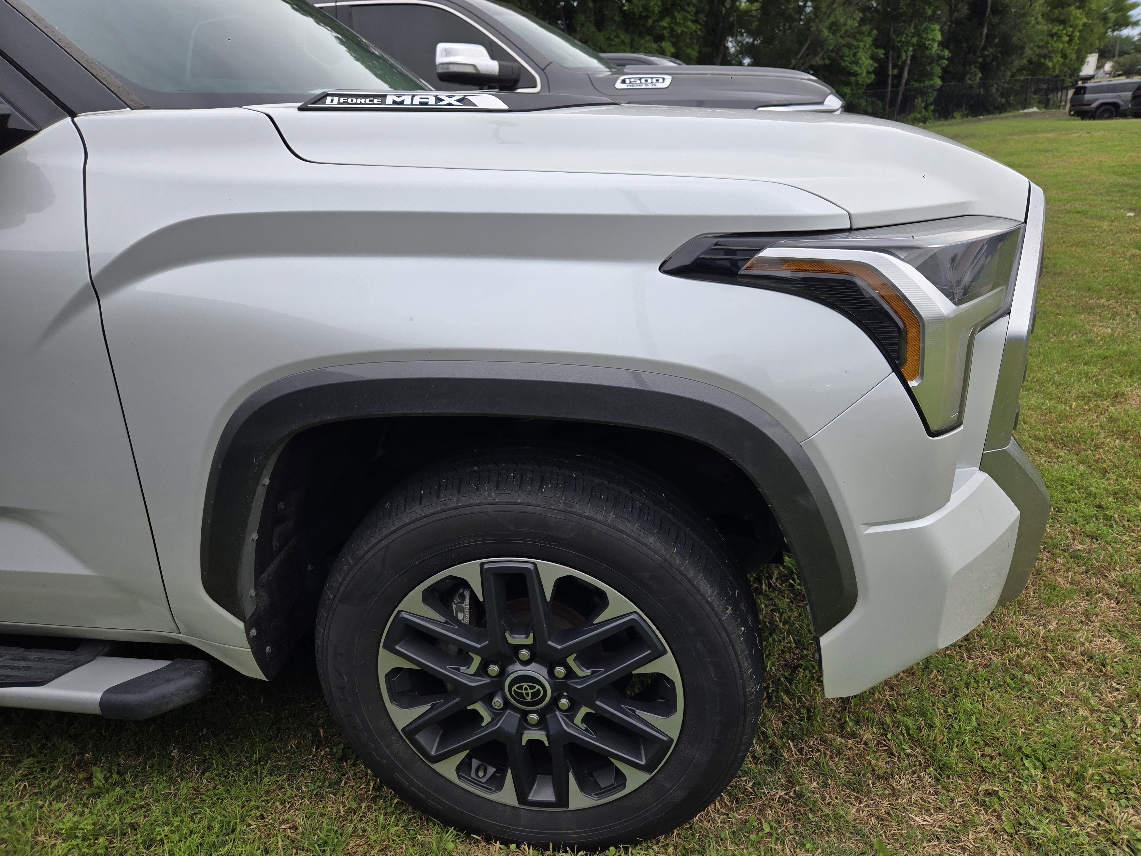 Used 2023 Toyota Tundra Limited w/ Power Package AWD/4WD image 8
