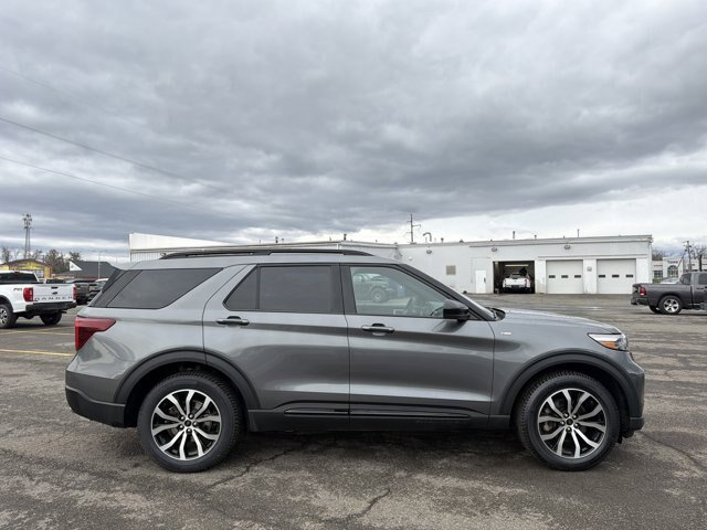 Certified 2022 Ford Explorer ST-Line AWD/4WD image 4