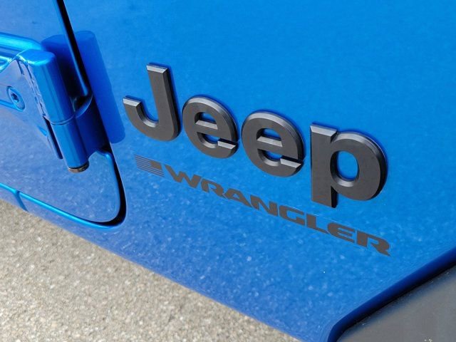 Used 2024 Jeep Wrangler Sport AWD/4WD image 9