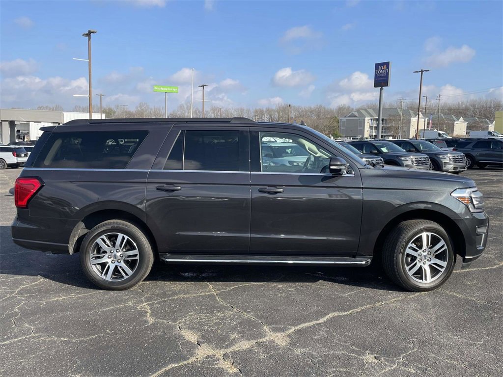 Certified 2022 Ford Expedition Max XLT image 6