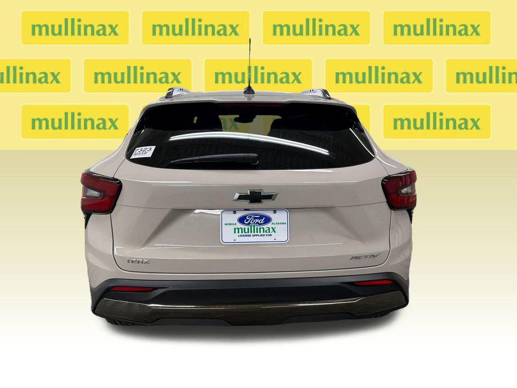 Used 2026 Chevrolet Trax ACTIV w/ Sunroof Package FWD image 7
