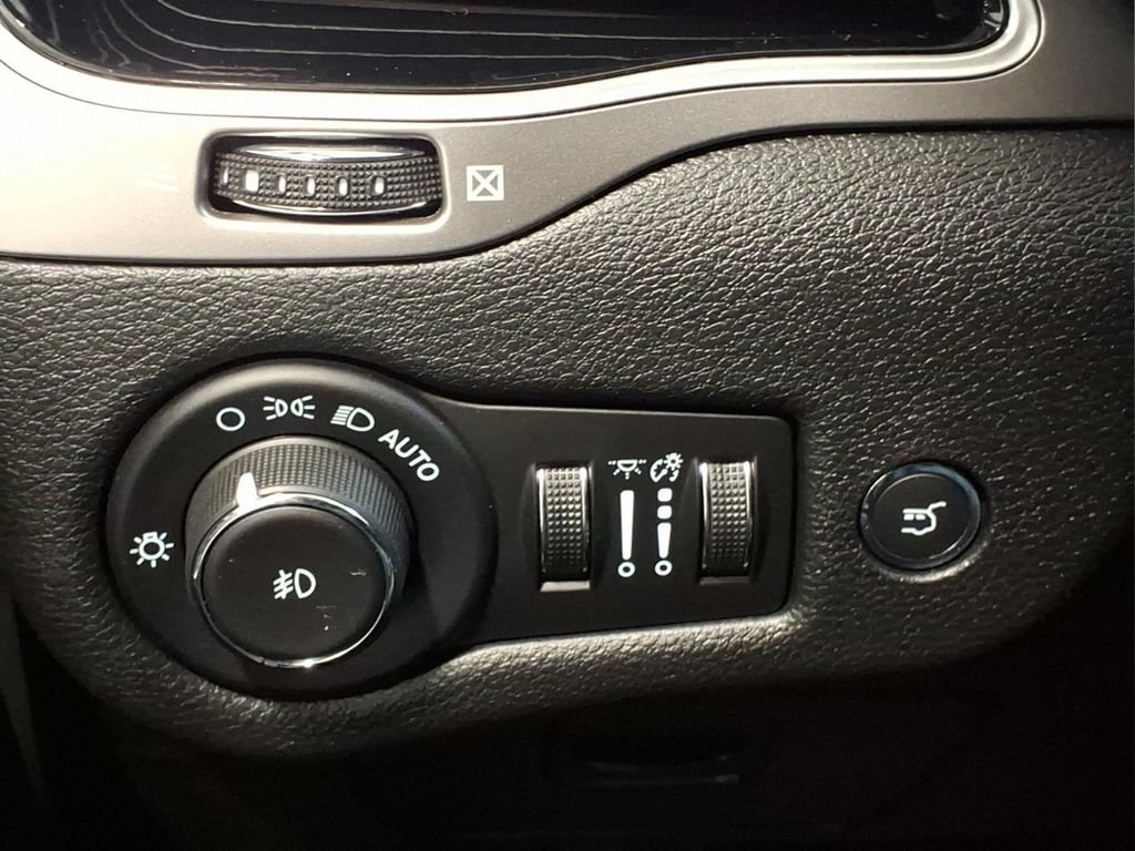 Used 2021 Jeep Cherokee Latitude Lux 80th Anniv w/ Quick Order Package 26U 80TH AWD/4WD image 18