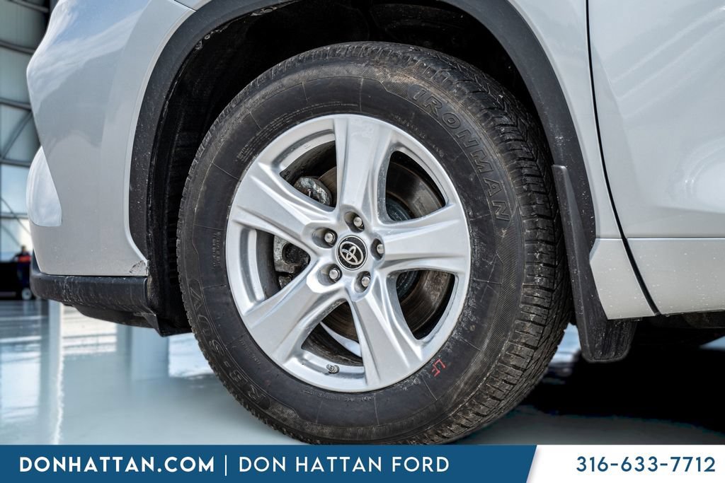 Used 2023 Toyota Highlander L FWD image 33