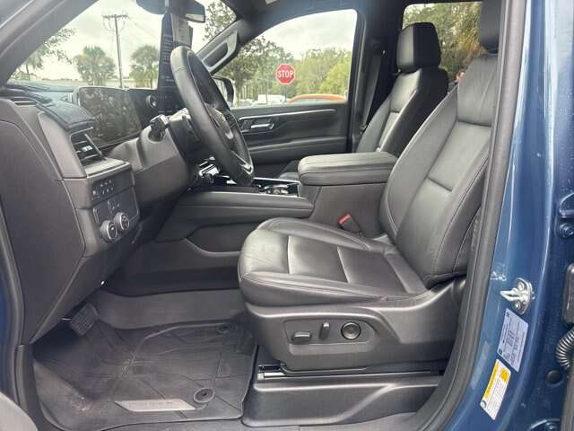 Used 2025 Chevrolet Tahoe LT w/ Comfort Package RWD image 16