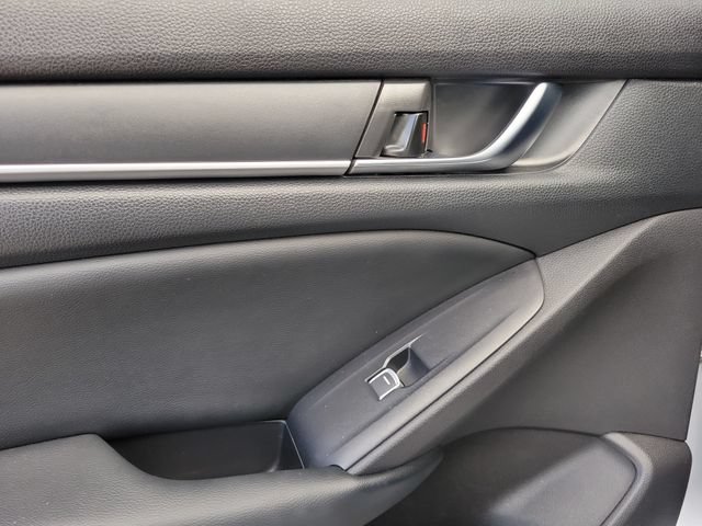 Used 2018 Honda Accord Sport image 11