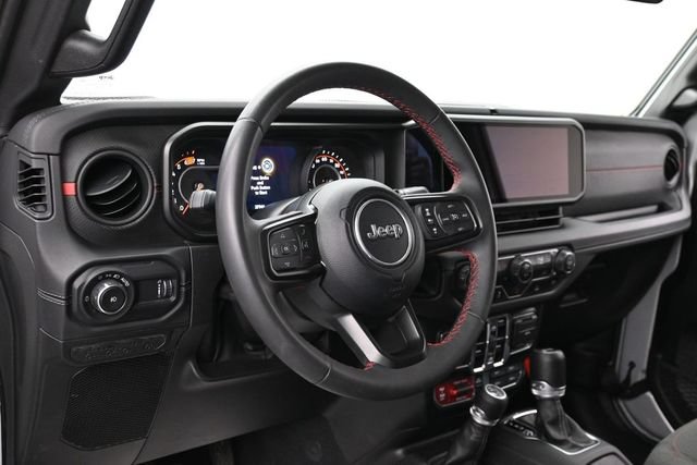 Used 2024 Jeep Wrangler Unlimited Rubicon AWD/4WD image 14