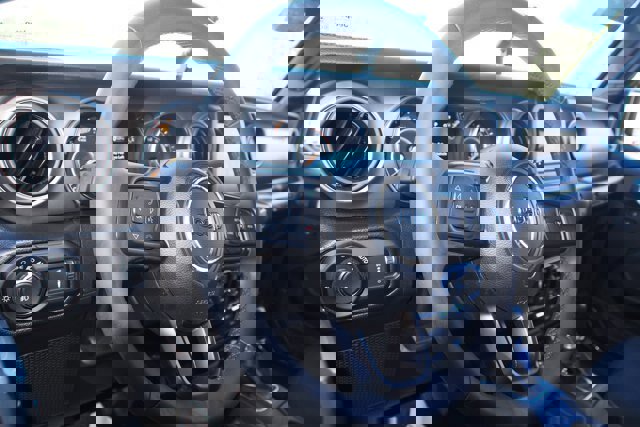 Used 2023 Jeep Wrangler Unlimited Sport image 15