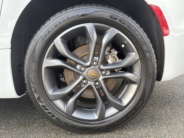 Used 2023 Chrysler Pacifica Touring-L w/ Road Tripper Package image 10