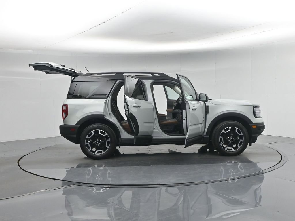 Certified 2023 Ford Bronco Sport Outer Banks w/ Tech Package AWD/4WD image 5