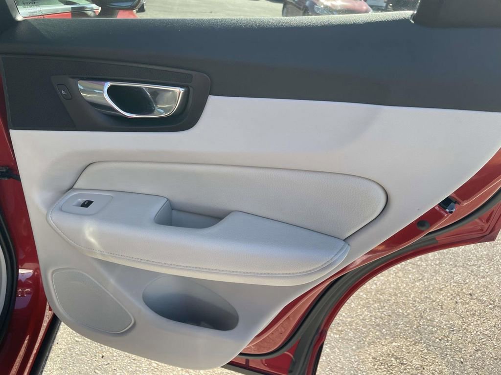 Used 2020 Volvo XC60 T5 Inscription image 20