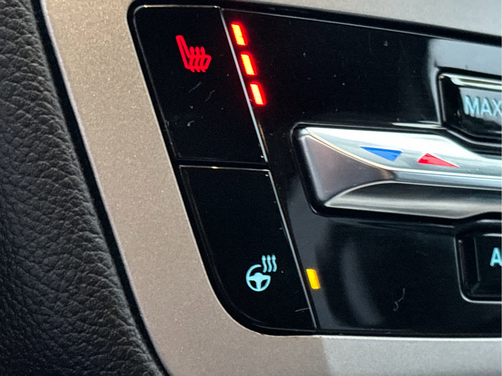 Certified 2023 Ford Explorer XLT w/ Equipment Group 202A image 21