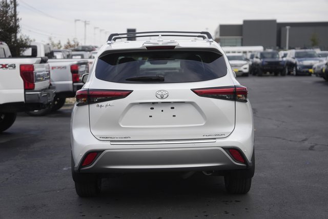 Used 2022 Toyota Highlander Platinum image 7