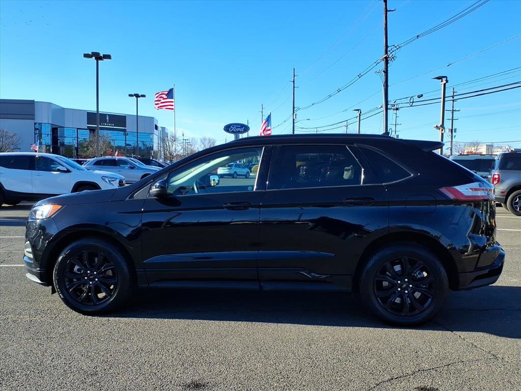 Certified 2022 Ford Edge SE w/ Black Appearance Package image 4