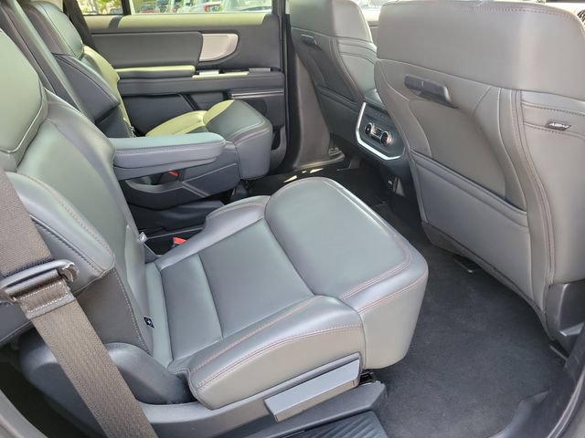 Certified 2025 Ford Expedition Active AWD/4WD image 17