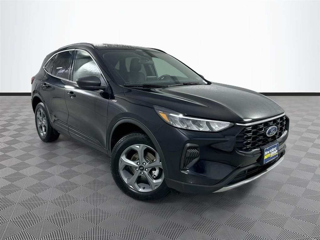 Certified 2025 Ford Escape ST-Line AWD/4WD image 1