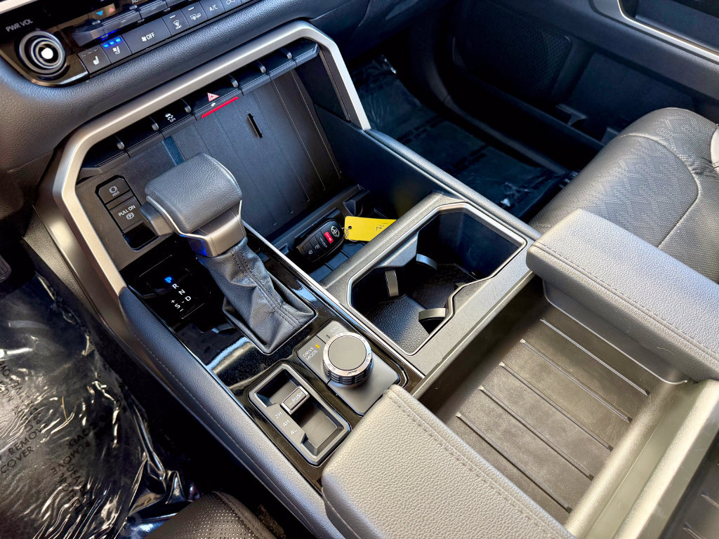 Used 2023 Toyota Tundra Limited AWD/4WD image 23