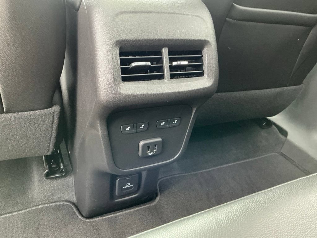 Used 2024 Chevrolet Equinox Premier FWD image 30