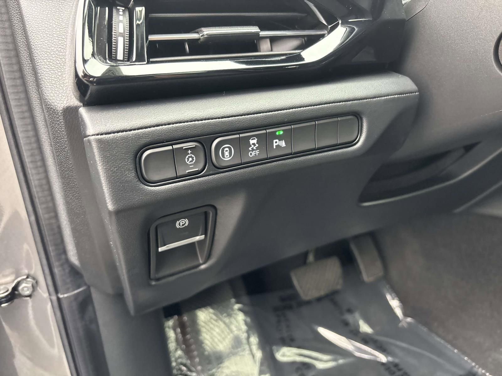 Used 2023 Acura MDX SH-AWD w/ Technology Package image 17