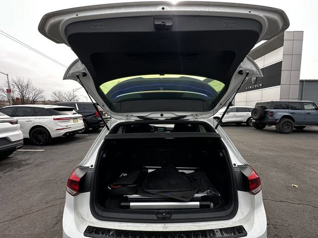 Used 2024 Volkswagen Golf R image 42