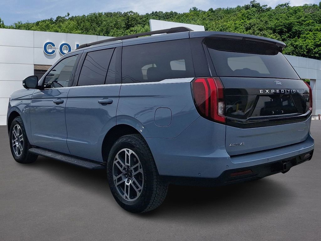 Certified 2025 Ford Expedition Active image 2