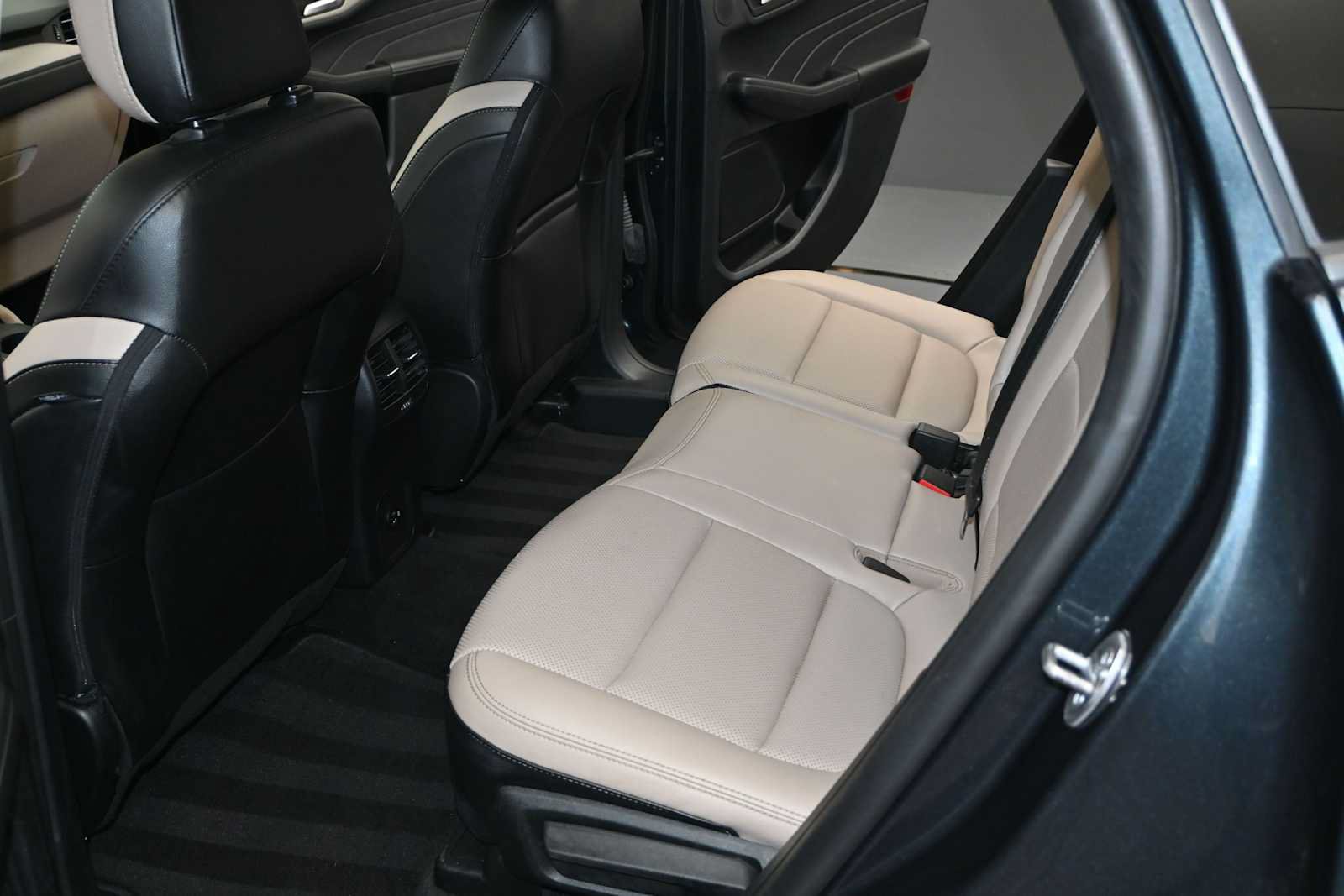 Certified 2022 Ford Escape SEL w/ Technology Package AWD/4WD image 13