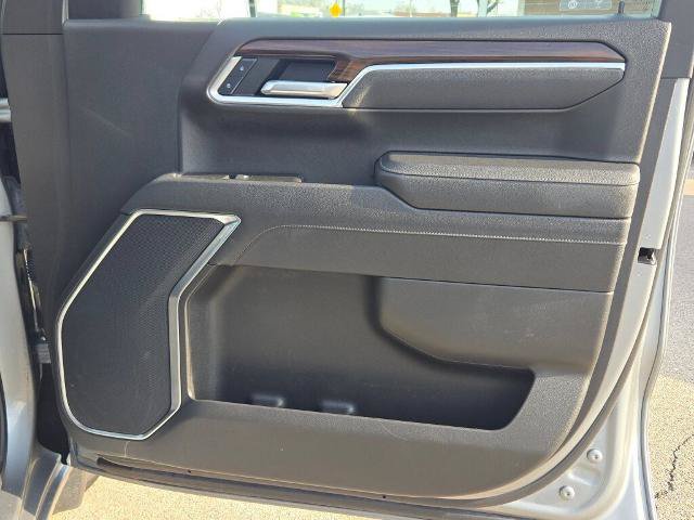 Used 2025 GMC Sierra 1500 SLT AWD/4WD image 8
