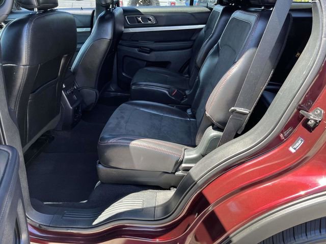 Certified 2019 Ford Explorer XLT w/ Equipment Group 202A image 7