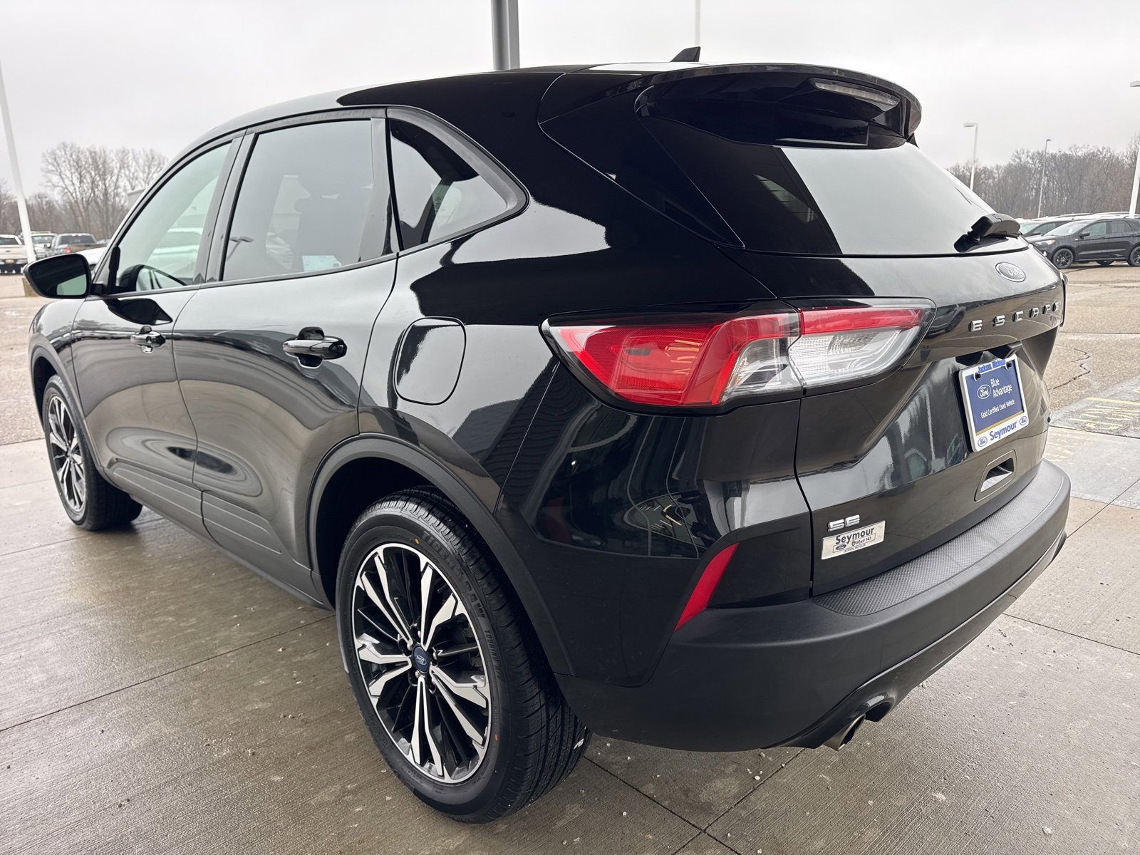 Certified 2022 Ford Escape SE w/ SE Sport Appearance Package image 6