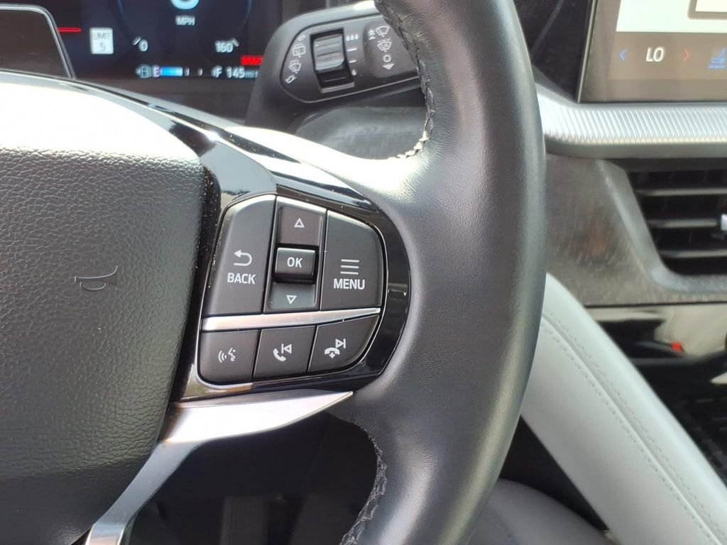 Certified 2025 Ford Explorer Platinum w/ Ultimate Package AWD/4WD image 20