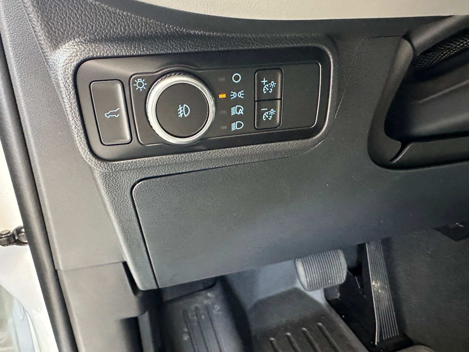 Certified 2025 Ford Explorer Active w/ Active Comfort Package RWD image 28