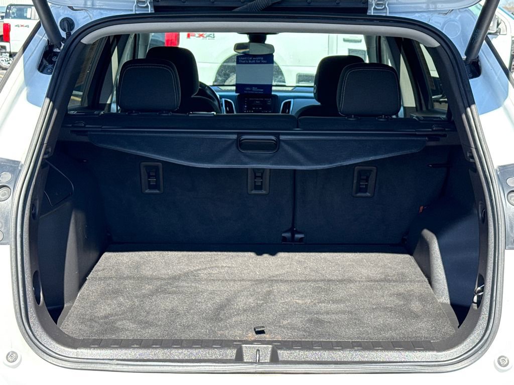 Used 2023 Chevrolet Equinox LT w/ Driver Convenience Package image 18