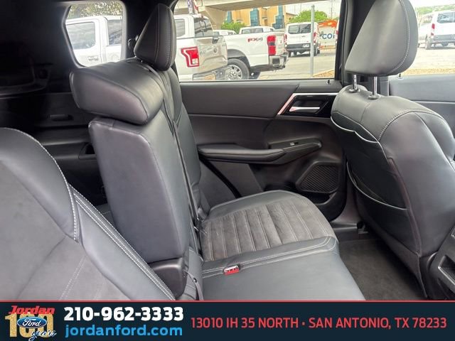 Used 2023 Mitsubishi Outlander SE AWD/4WD image 11
