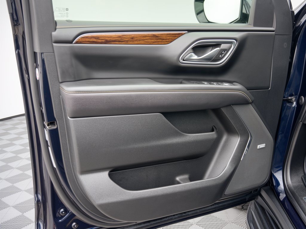 Used 2023 Chevrolet Suburban Premier RWD image 14