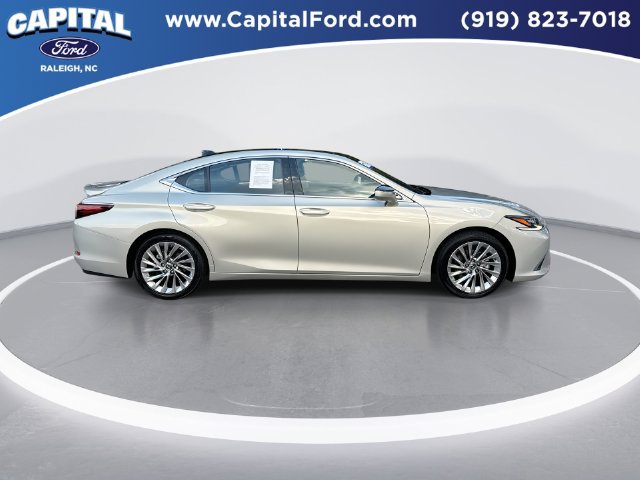 Used 2022 Lexus ES 350 Ultra Luxury w/ Accessory Package 2 FWD image 9