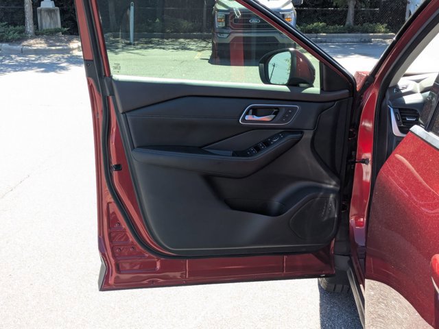 Used 2021 Nissan Rogue SL w/ Premium Package image 14