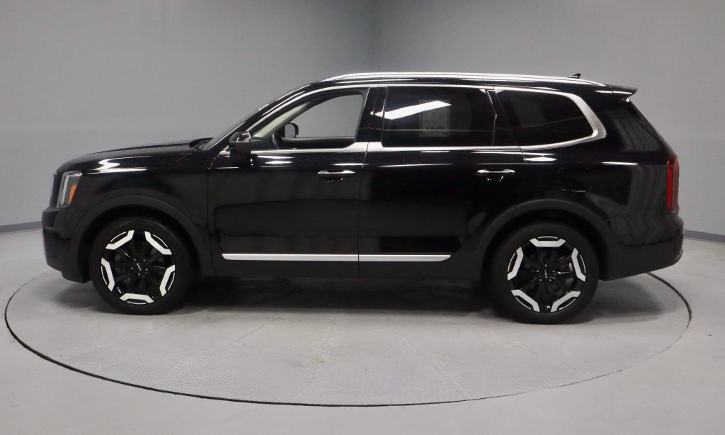 Used 2024 Kia Telluride S FWD image 9