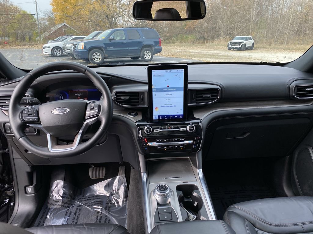 Certified 2023 Ford Explorer Platinum w/ Technology Package image 6