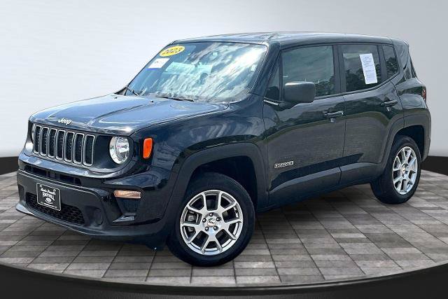 Used 2023 Jeep Renegade Latitude AWD/4WD image 12