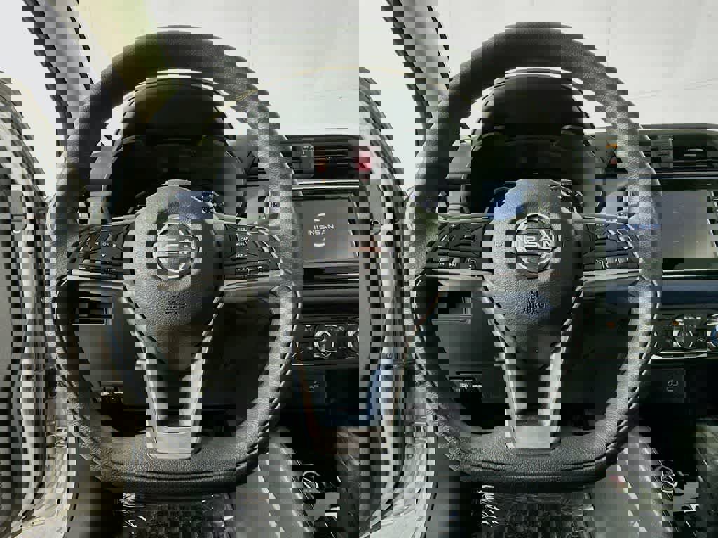 Used 2023 Nissan Versa SV image 18