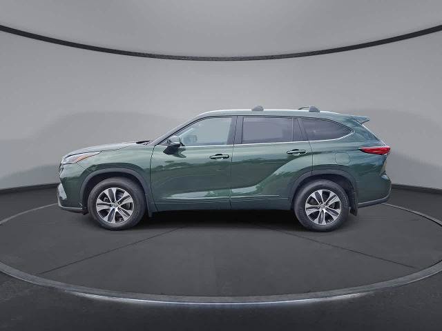Used 2023 Toyota Highlander XLE AWD/4WD image 5