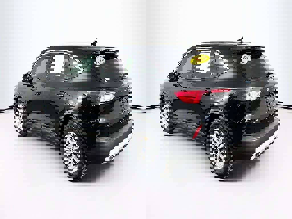 Certified 2020 Ford Escape SE image 3