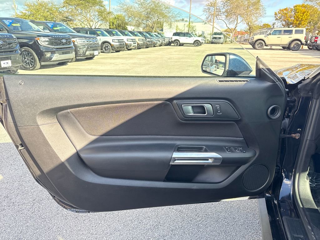 Certified 2021 Ford Mustang Coupe image 14