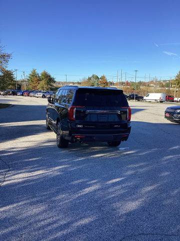 Used 2024 GMC Yukon XL AT4 w/ Technology Package AWD/4WD image 4